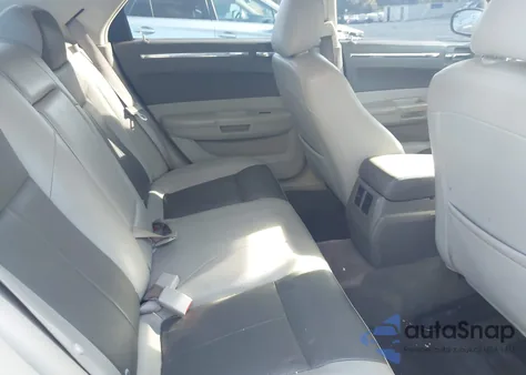 2008 Chrysler 300 Touring z USA, uszkodzony, nr VIN 2C3LA53G68H135883